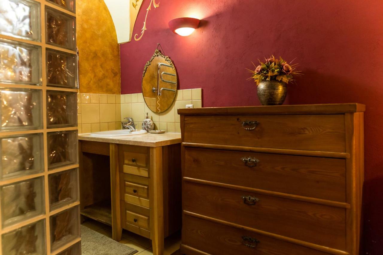 Antique Old Town Studio By Urban Rent Apartment Вилнюс Екстериор снимка