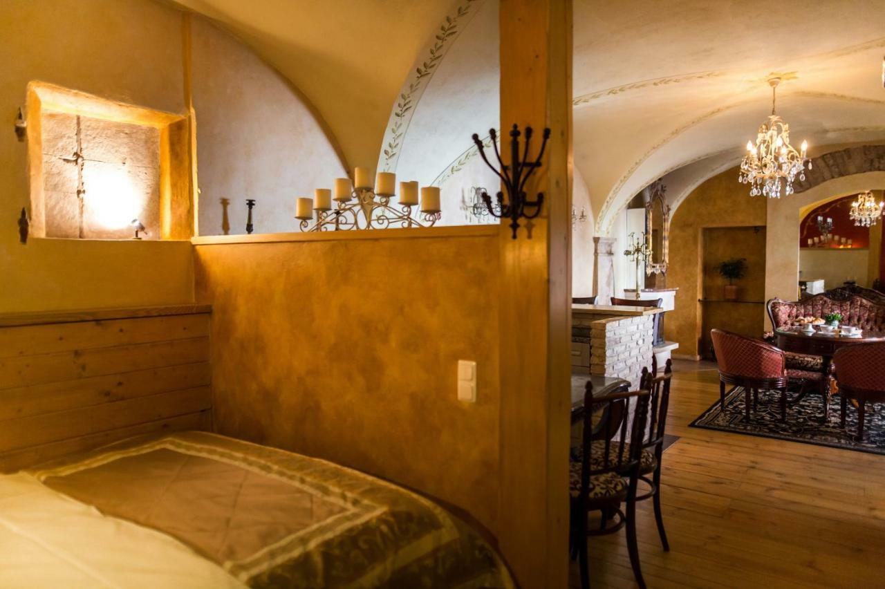 Antique Old Town Studio By Urban Rent Apartment Вилнюс Екстериор снимка