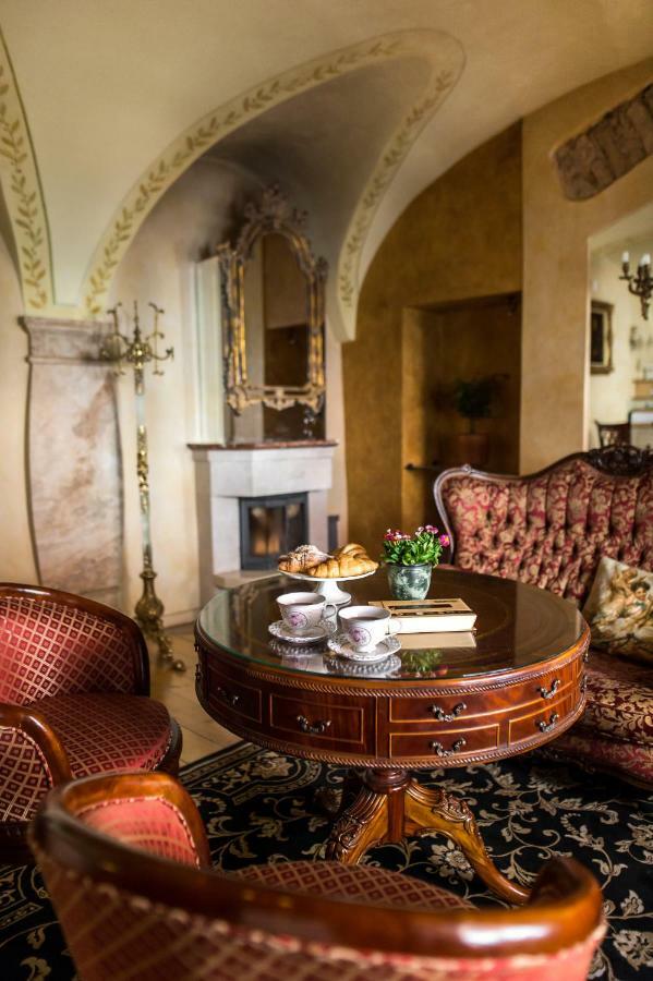 Antique Old Town Studio By Urban Rent Apartment Вилнюс Екстериор снимка