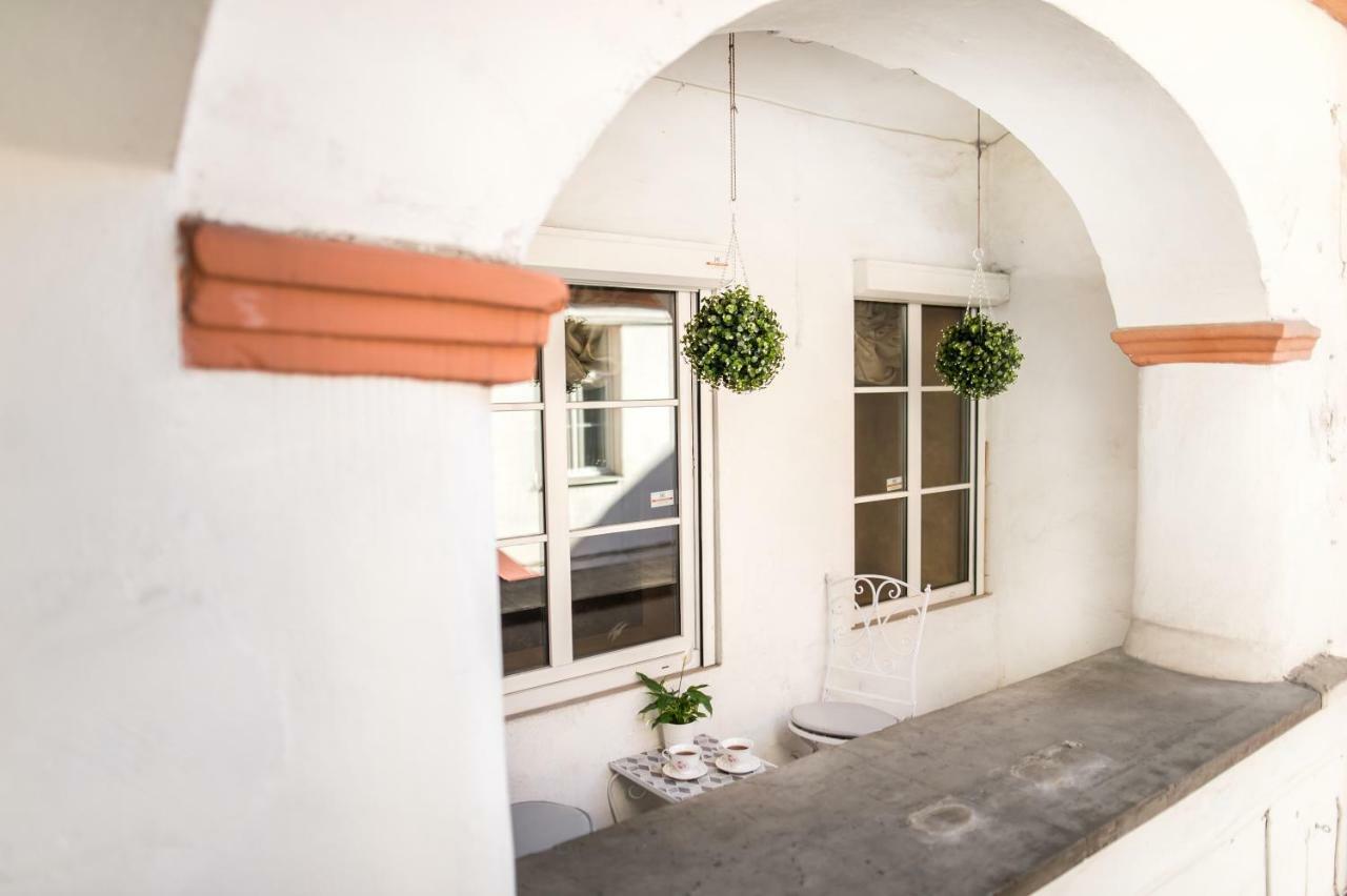 Antique Old Town Studio By Urban Rent Apartment Вилнюс Екстериор снимка